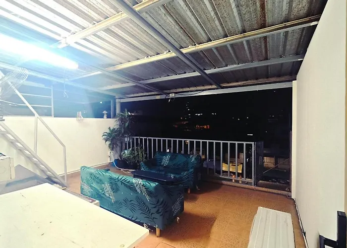 Panda Hostal *