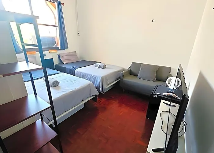 Panda Hostal *